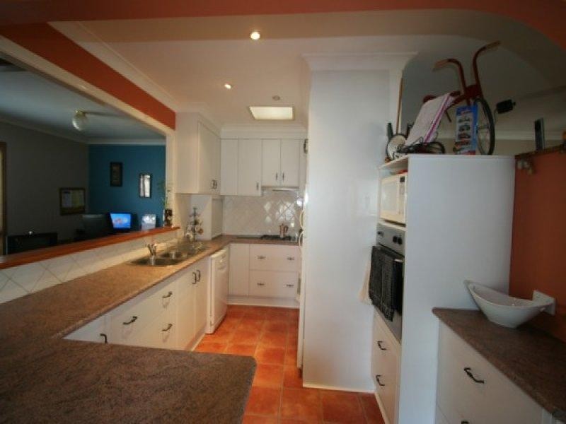 131 Logan Street, Tenterfield NSW 2372