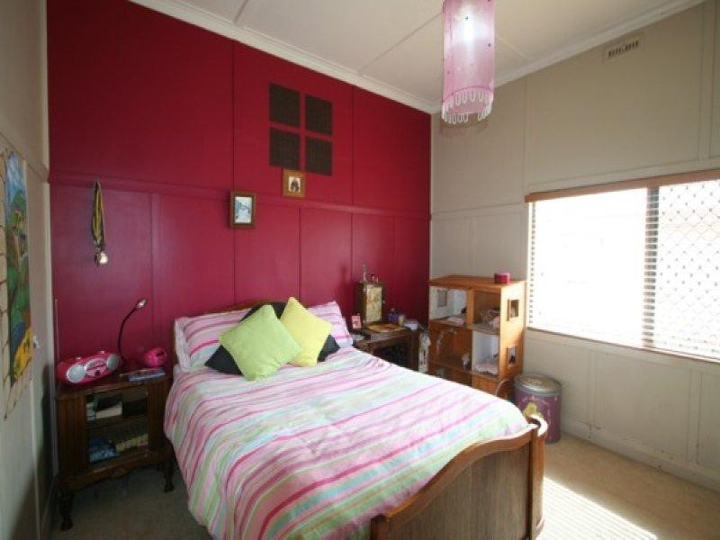 131 Logan Street, Tenterfield NSW 2372
