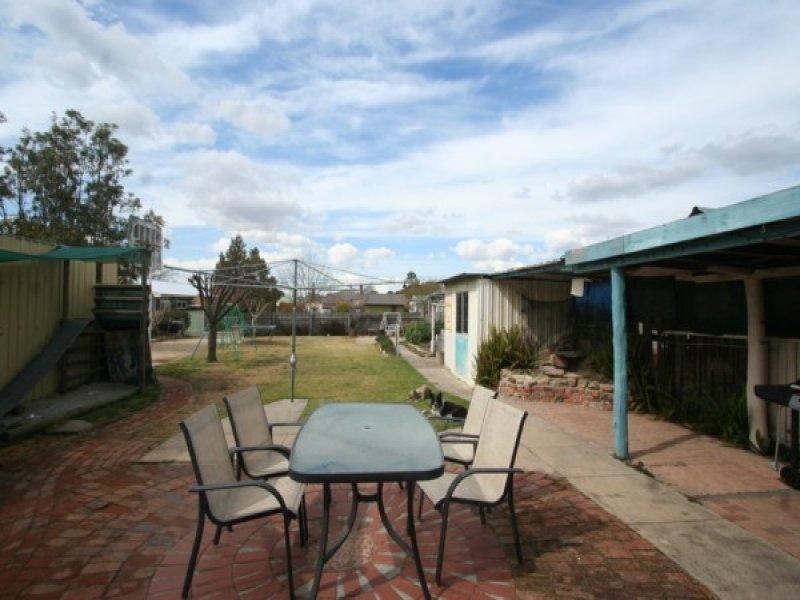 131 Logan Street, Tenterfield NSW 2372