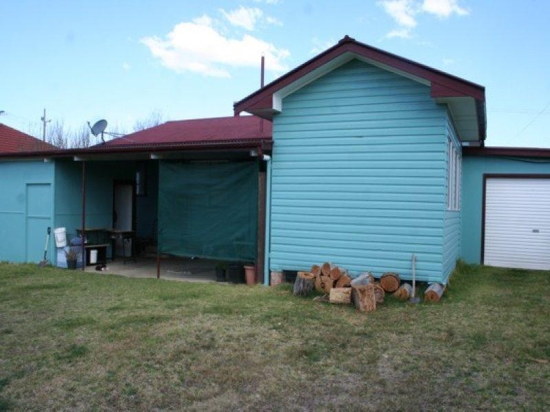 72 Manners Street, Tenterfield NSW 2372