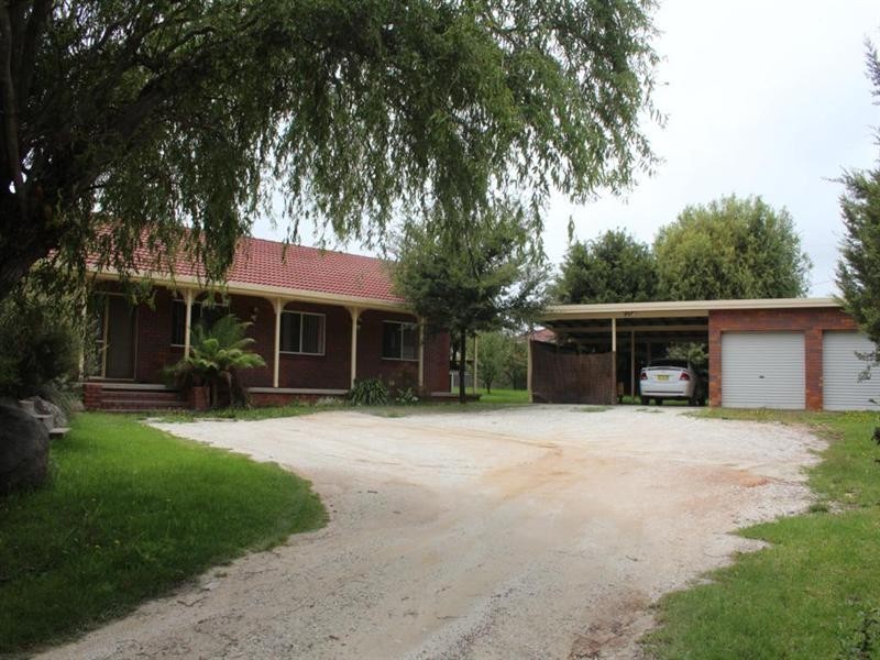 215 Logan Street, Tenterfield NSW 2372