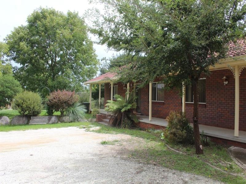 215 Logan Street, Tenterfield NSW 2372