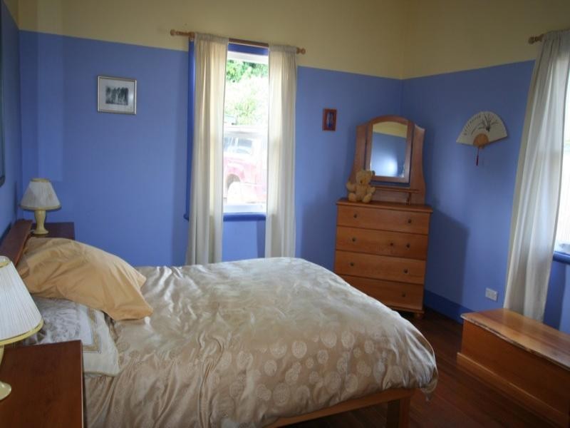 111 Molesworth Street, Tenterfield NSW 2372