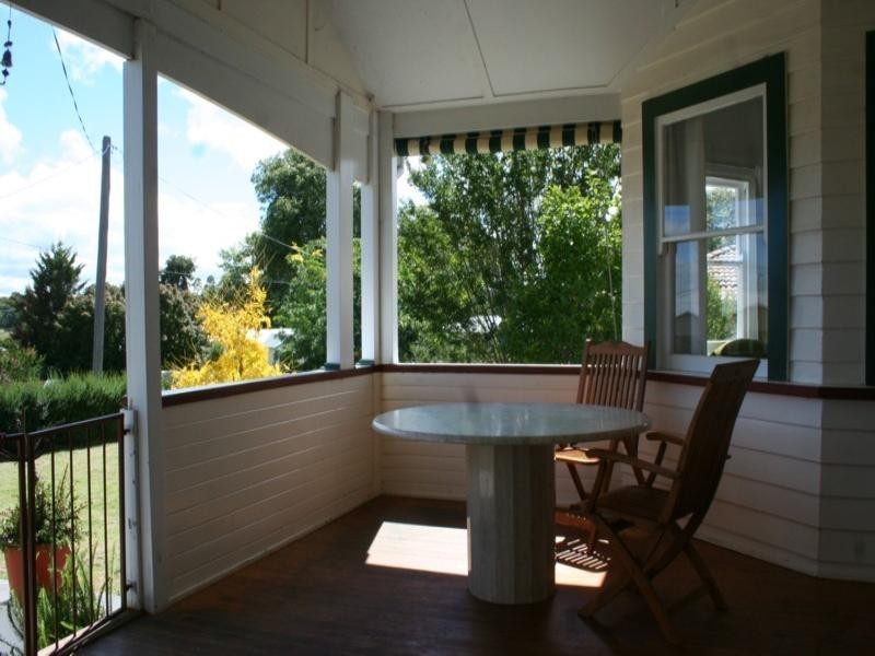 111 Molesworth Street, Tenterfield NSW 2372