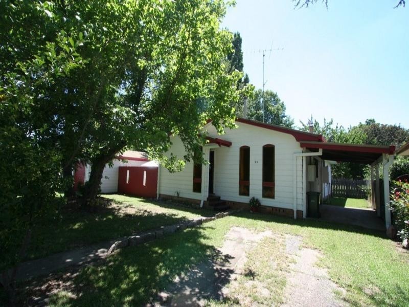 93 Logan Street, Tenterfield NSW 2372