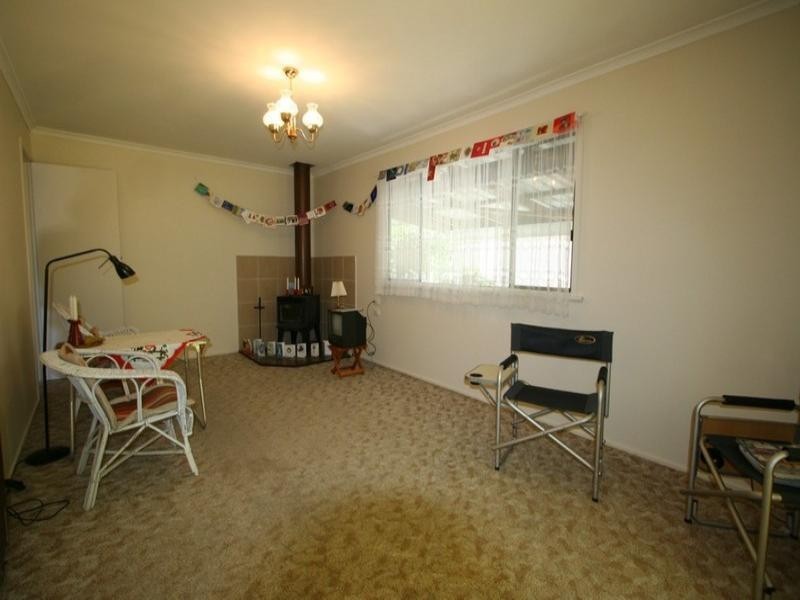 93 Logan Street, Tenterfield NSW 2372
