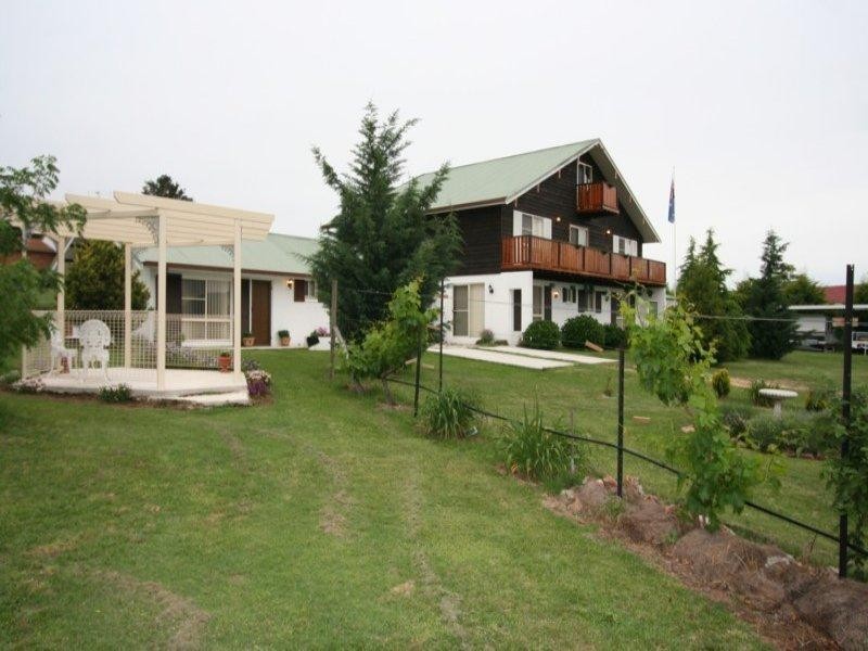 4 Martin Street, Tenterfield NSW 2372