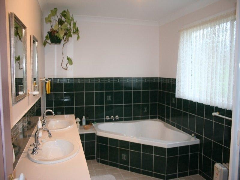 4 Martin Street, Tenterfield NSW 2372