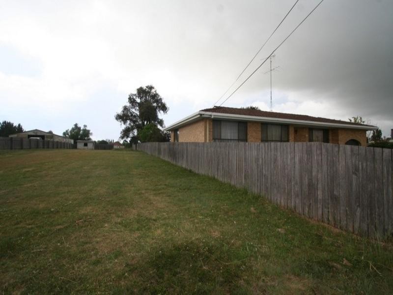 60 High Street, Tenterfield NSW 2372
