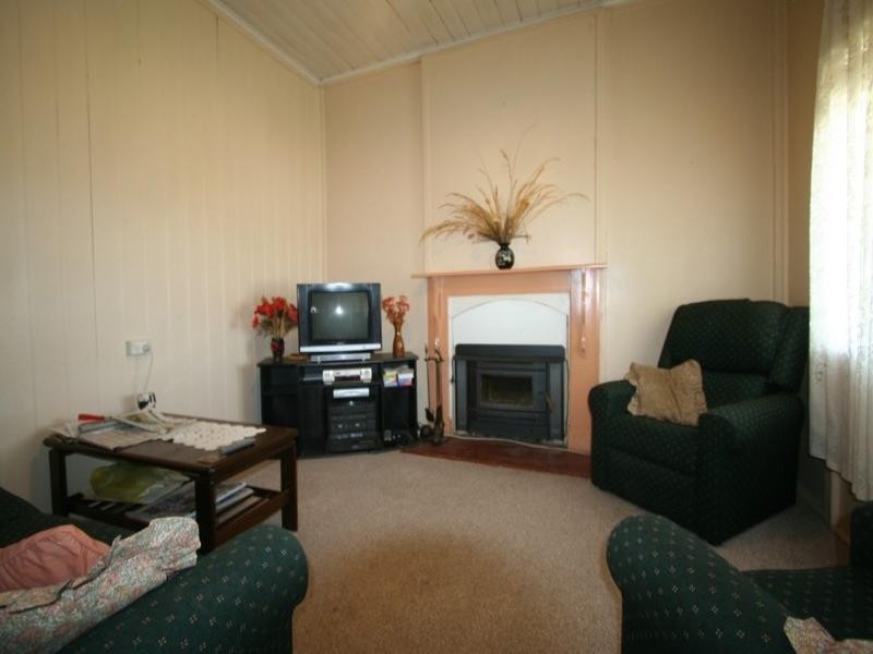 87 Pelham Street, Tenterfield NSW 2372