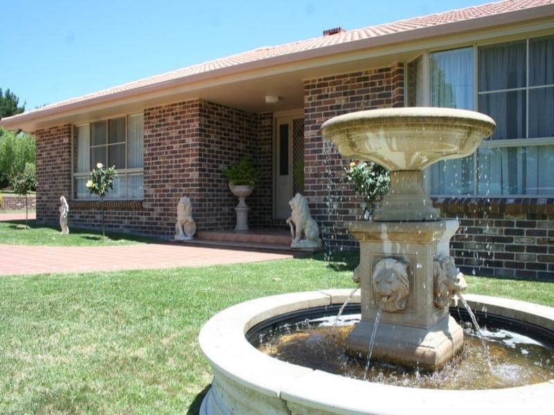 26 East Street, Tenterfield NSW 2372