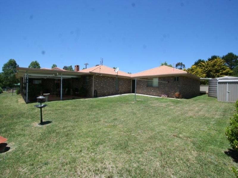 26 East Street, Tenterfield NSW 2372