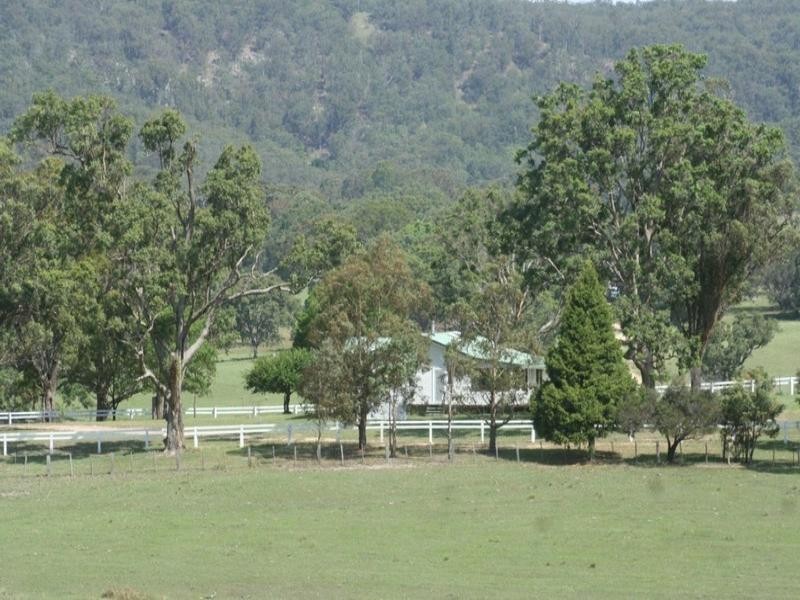“Laurellyn” Currs Road, Tenterfield NSW 2372