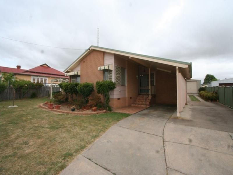 34 Railway Street, Tenterfield NSW 2372