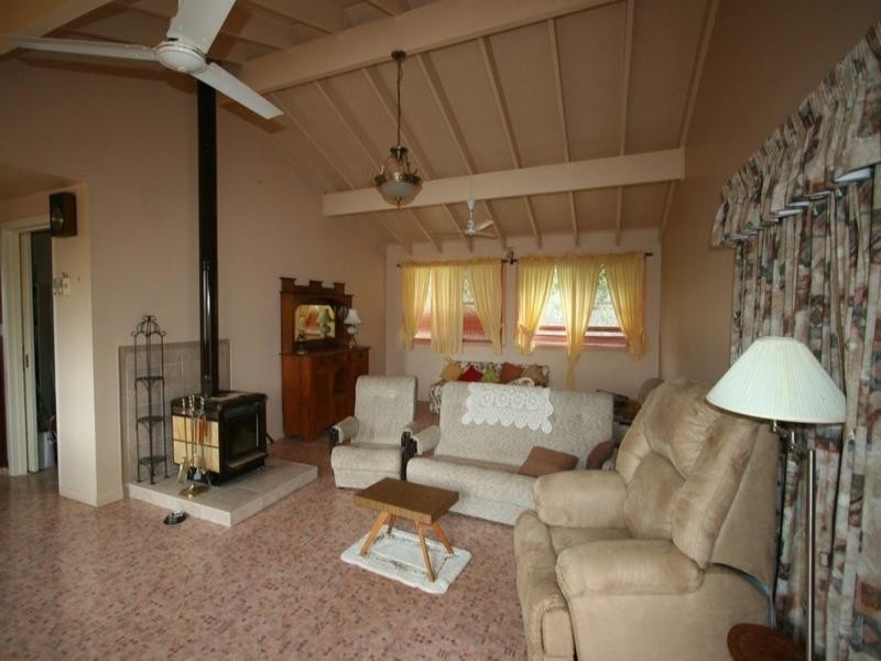 34 Railway Street, Tenterfield NSW 2372