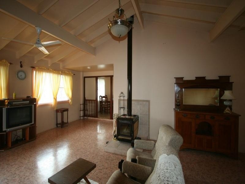 34 Railway Street, Tenterfield NSW 2372