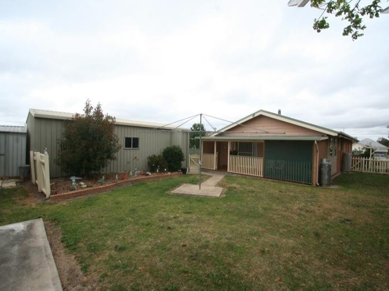 34 Railway Street, Tenterfield NSW 2372