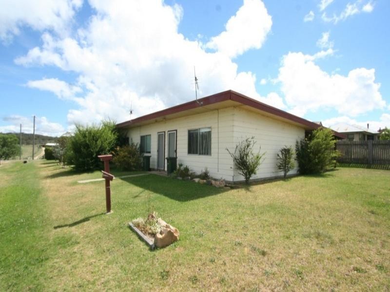 59 Douglas Street, Tenterfield NSW 2372