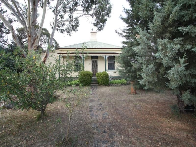 62 Simpson Street, Tenterfield NSW 2372