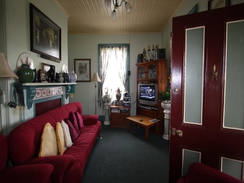 62 Simpson Street, Tenterfield NSW 2372