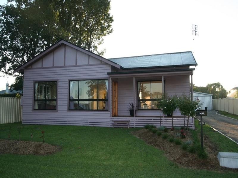 99 Scott Street, Tenterfield NSW 2372