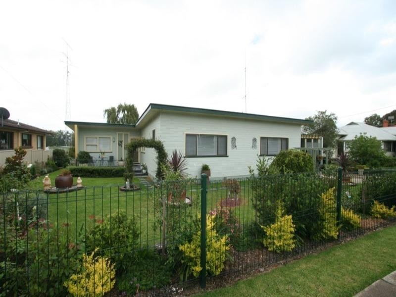 174 Manners Street, Tenterfield NSW 2372