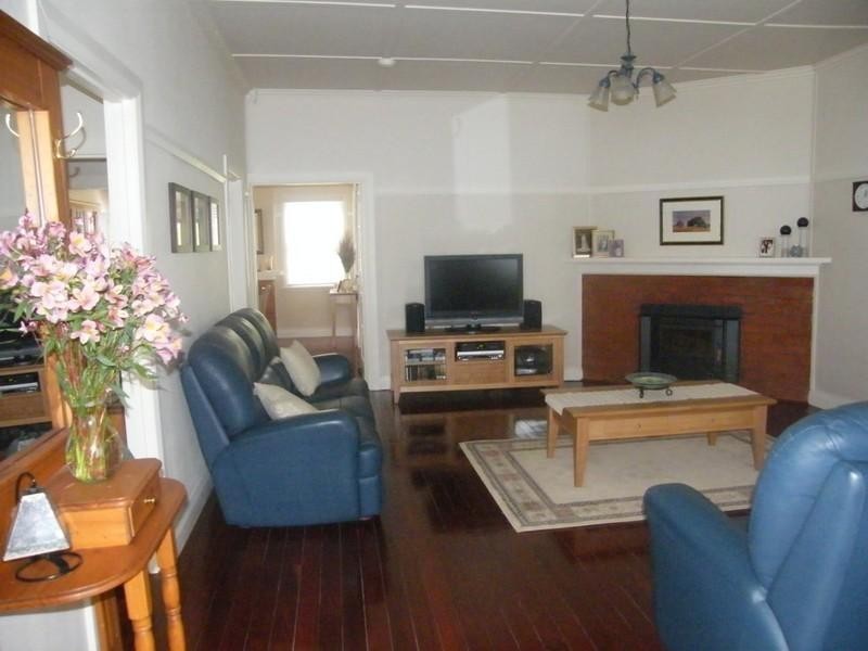 166 Bulwer Street, Tenterfield NSW 2372