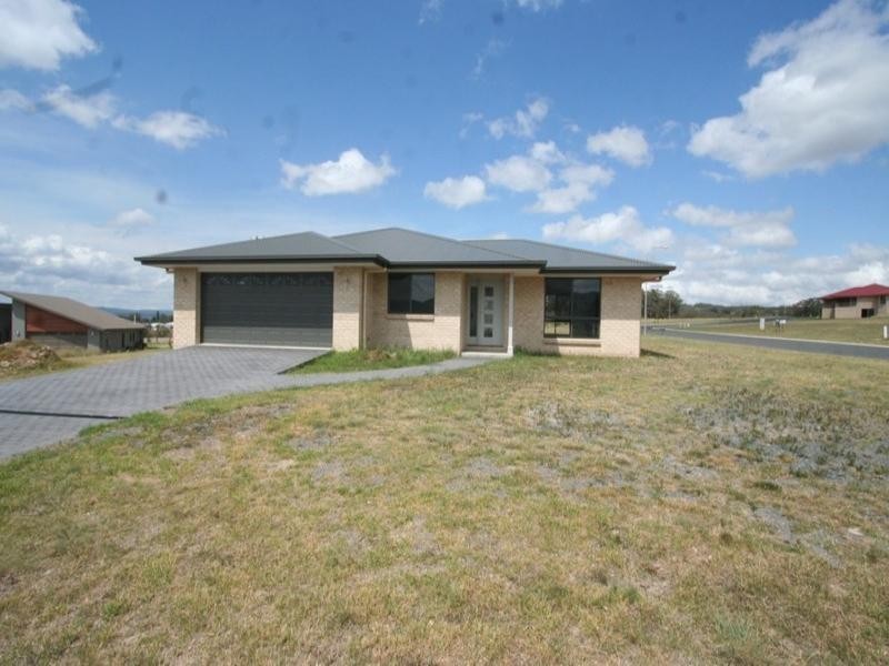2 Mackenzie Court, Tenterfield NSW 2372