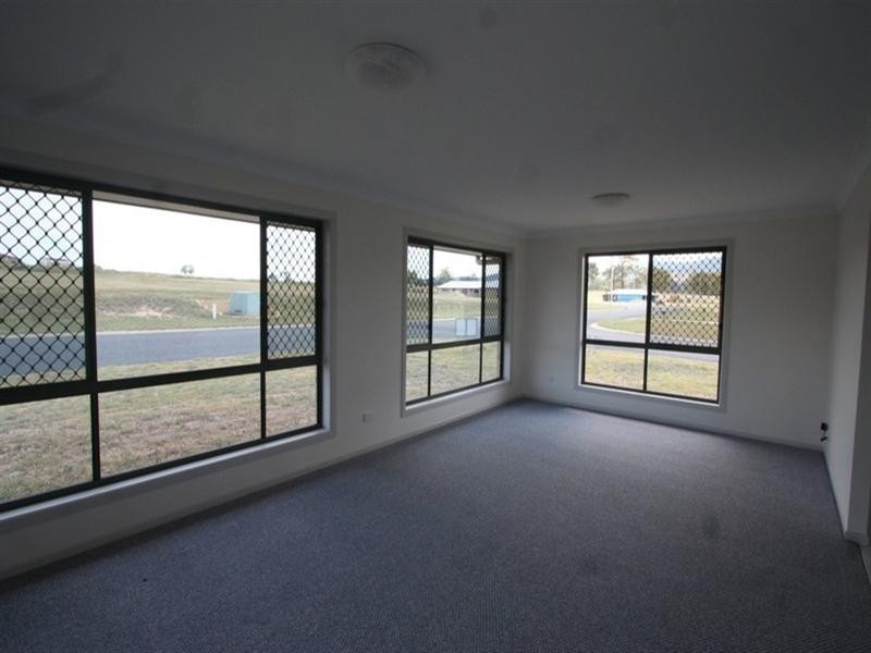 2 Mackenzie Court, Tenterfield NSW 2372