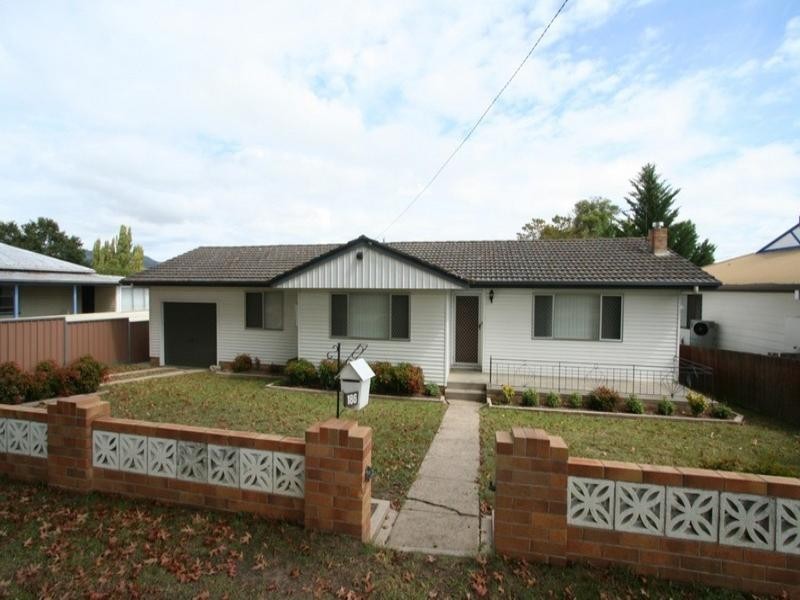 186 Logan Street, Tenterfield NSW 2372