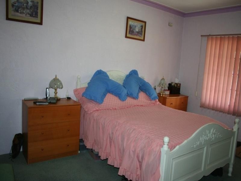 27 George Street, Tenterfield NSW 2372