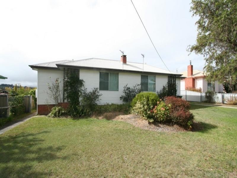 106 Douglas Street, Tenterfield NSW 2372