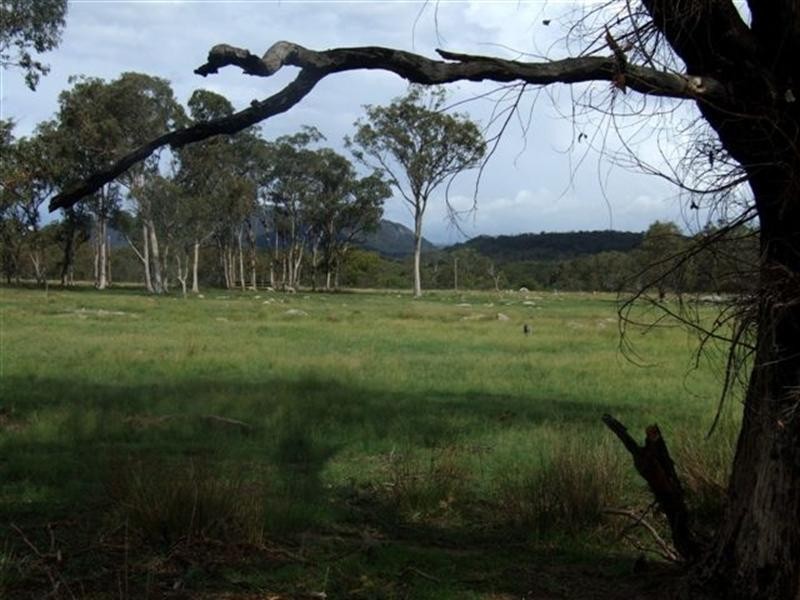 1 Holleys Road, Tenterfield NSW 2372