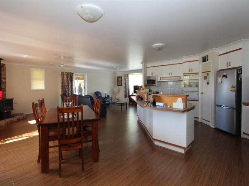 4 Wood Street, Tenterfield NSW 2372