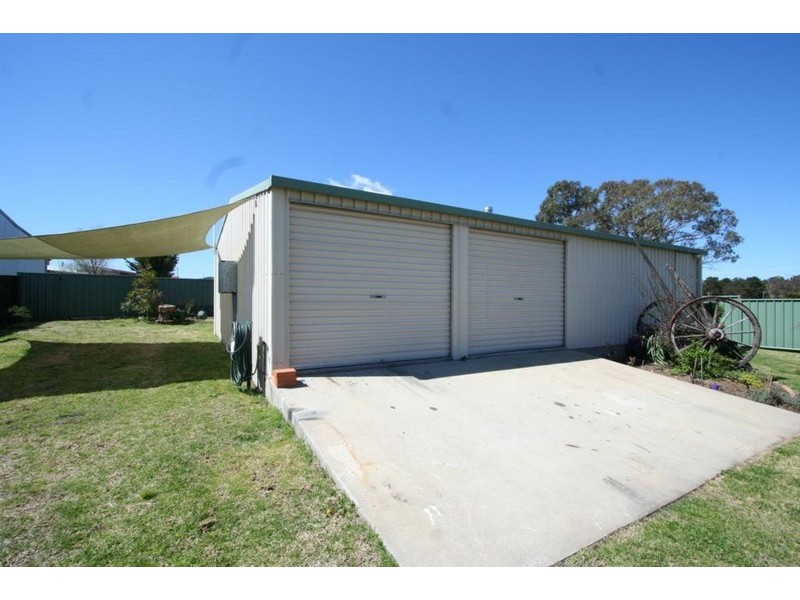 37 Scott Street, Tenterfield NSW 2372