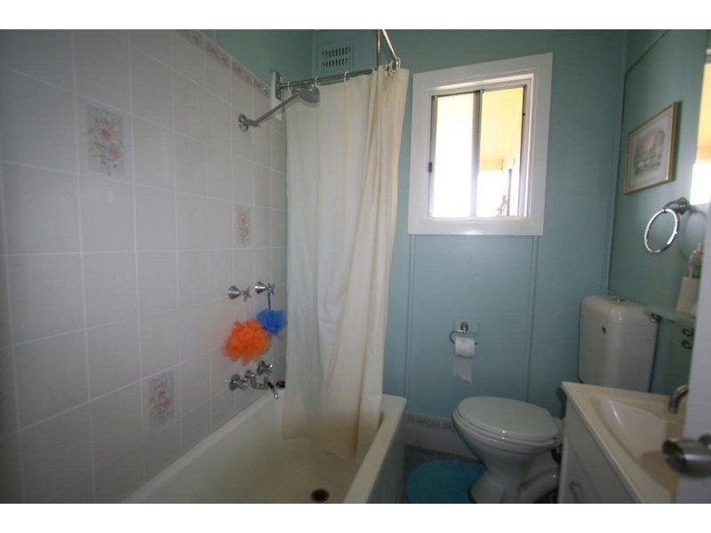 2 Jubilee Street, Tenterfield NSW 2372