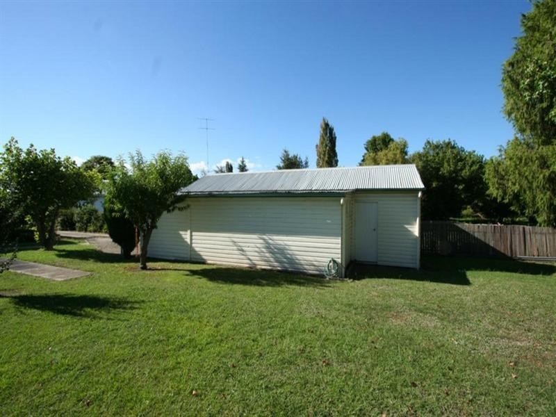 87 Logan Street, Tenterfield NSW 2372