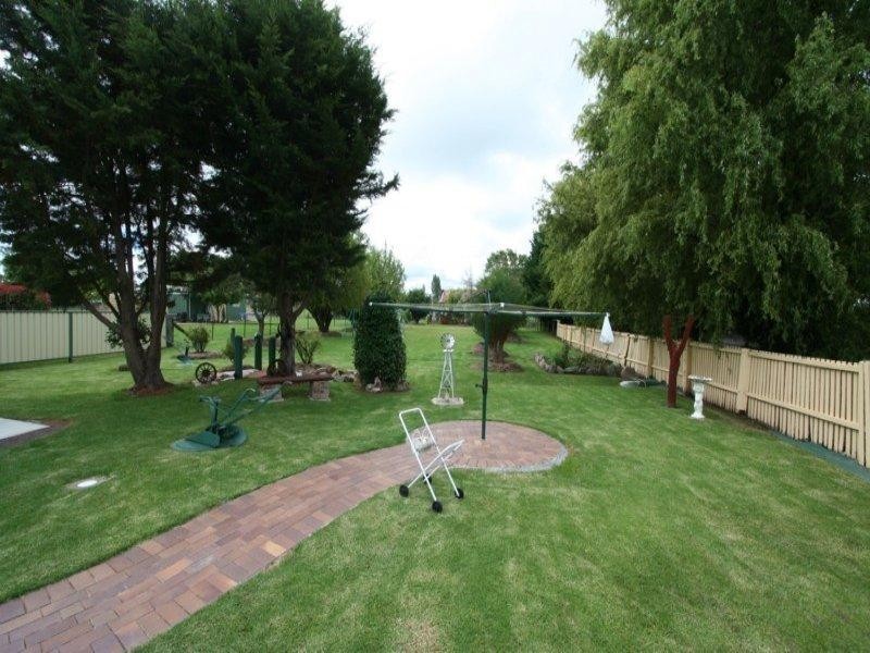 88 Manners Street, Tenterfield NSW 2372