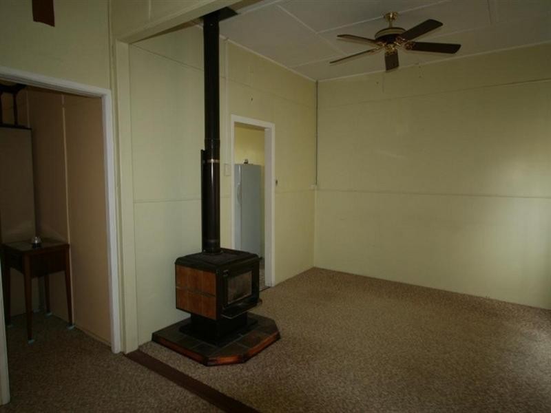 33 Gladstone Street, Jennings NSW 2372