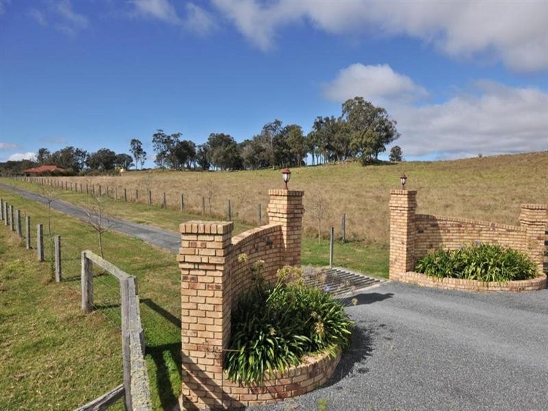 825 Scrub Road, Tenterfield NSW 2372