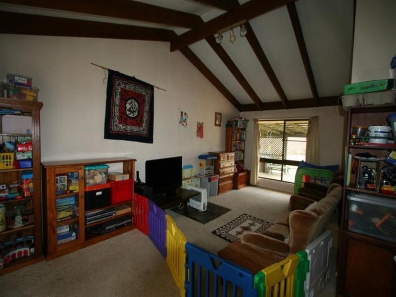 25 George Street, Tenterfield NSW 2372