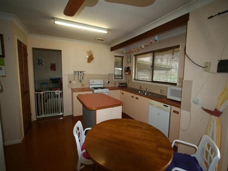 25 George Street, Tenterfield NSW 2372