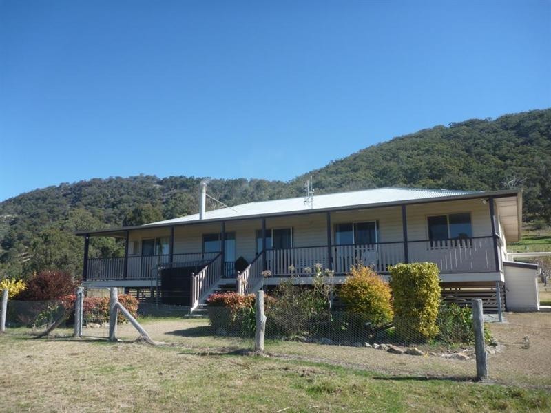 7063 New England Highway, Sandy Flat, Tenterfield NSW 2372