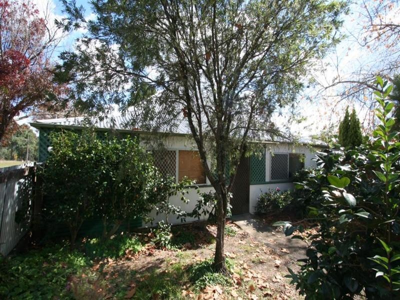 2 Wood Street, Tenterfield NSW 2372