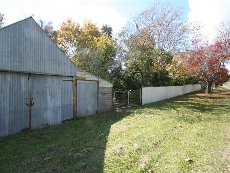2 Wood Street, Tenterfield NSW 2372