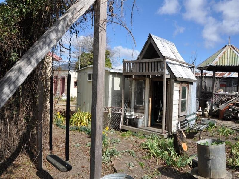 12 Railway Street, Tenterfield NSW 2372