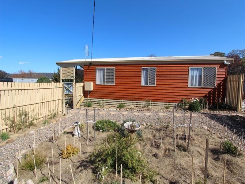 105 Cowper Street, Tenterfield NSW 2372