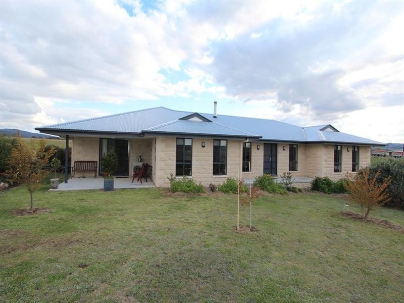 165 Cowper Street, Tenterfield NSW 2372