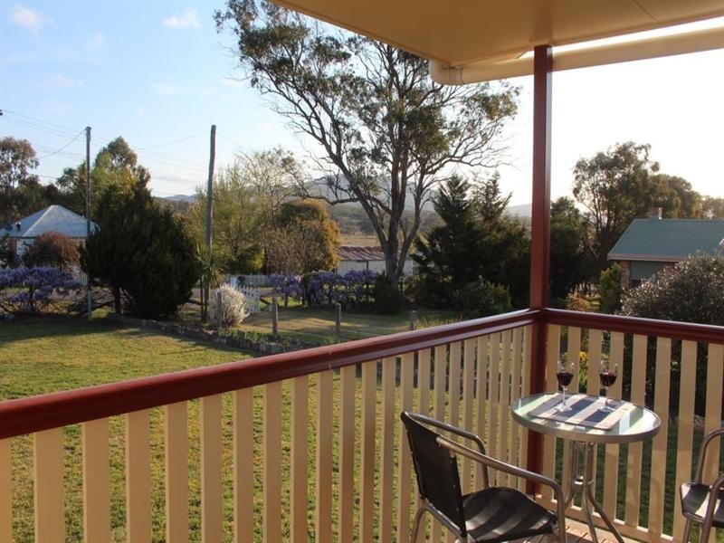 16 Clive Street, Tenterfield NSW 2372