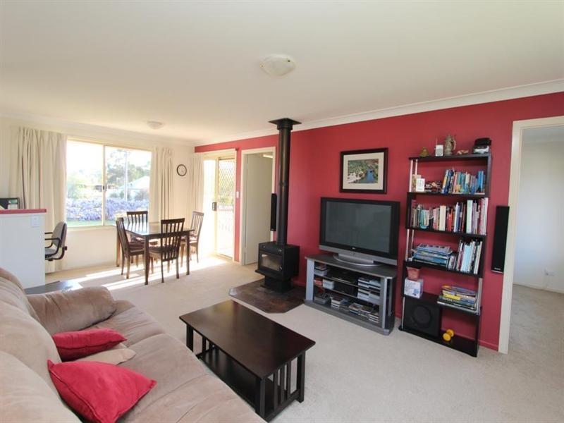 16 Clive Street, Tenterfield NSW 2372